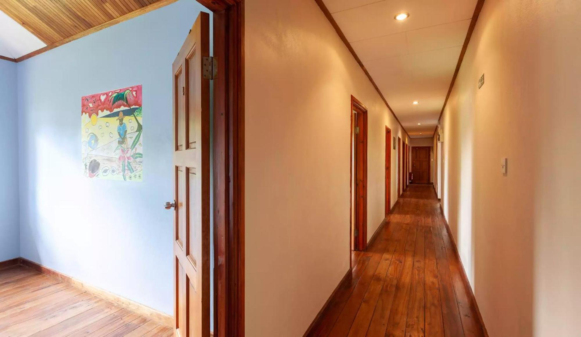 Jms Ventures Guesthouse - Private Pool 라디게 외부 사진
