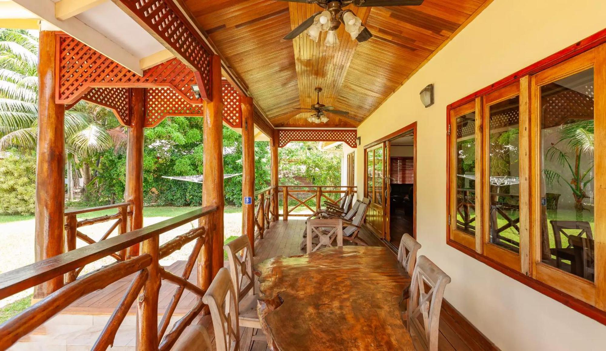 Jms Ventures Guesthouse - Private Pool 라디게 외부 사진